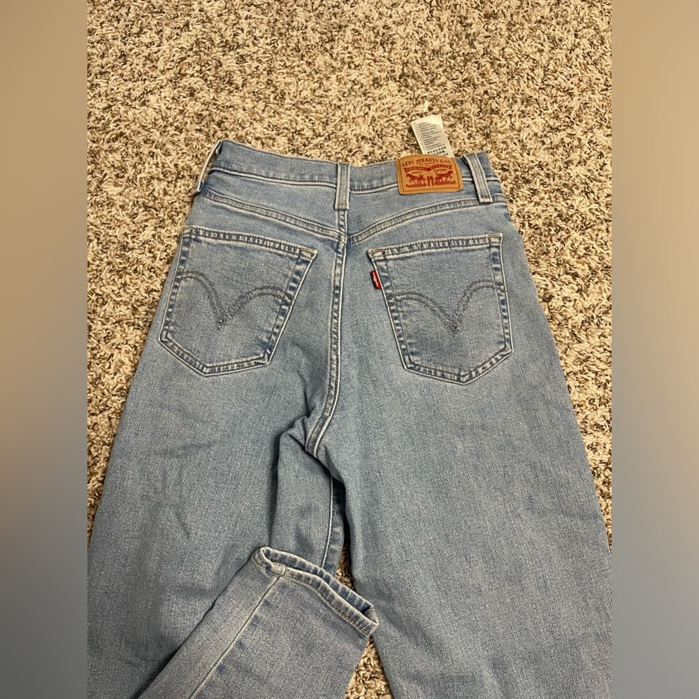 Womens Levi’s High Wasited Mom Jeans Size 26